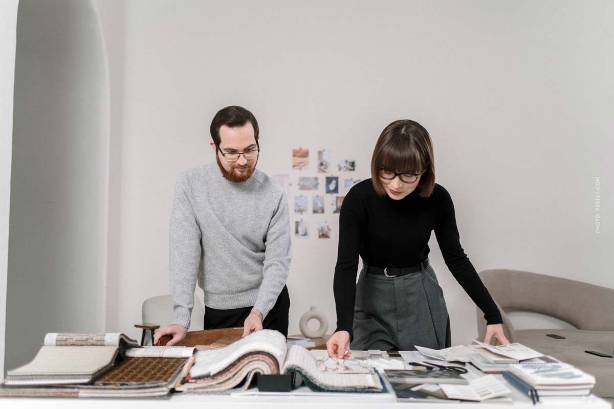 Creative agency: concept, design and content - tasks kreativ-creative-agentur-agency-werbung-inspiration-old-books-fashion-history